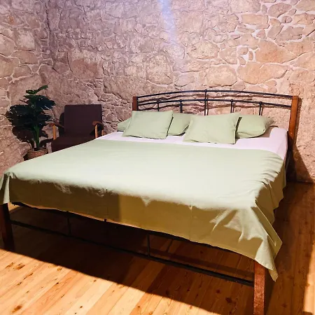 Apartman Dora *