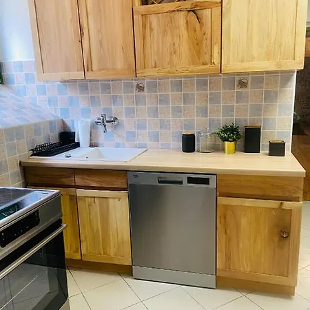 Apartman Dora *